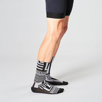 FINGERSCROSSED - LABYRINTH BLACK & WHITE